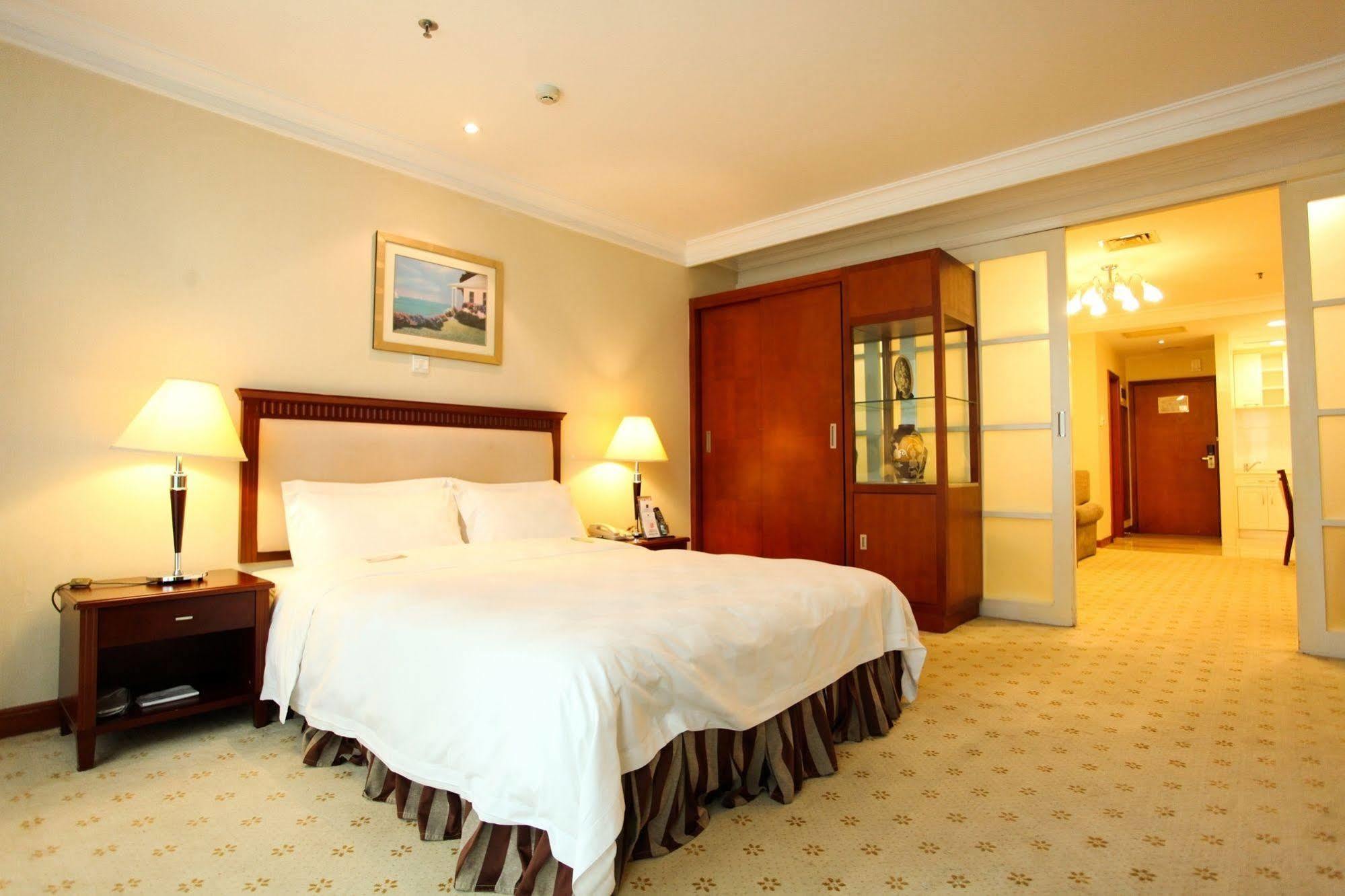 Shenzhen Dongmen Metropark Suites Hotel Bagian luar foto