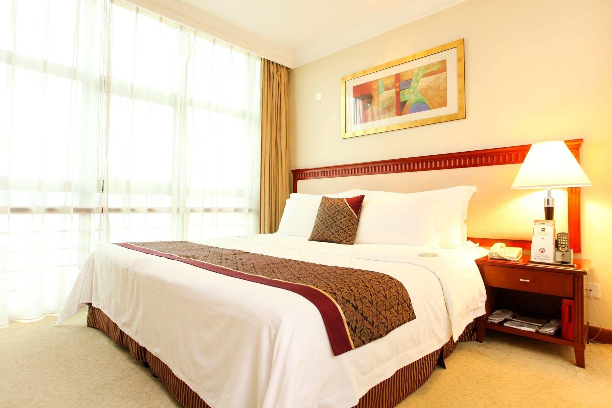 Shenzhen Dongmen Metropark Suites Hotel Bagian luar foto
