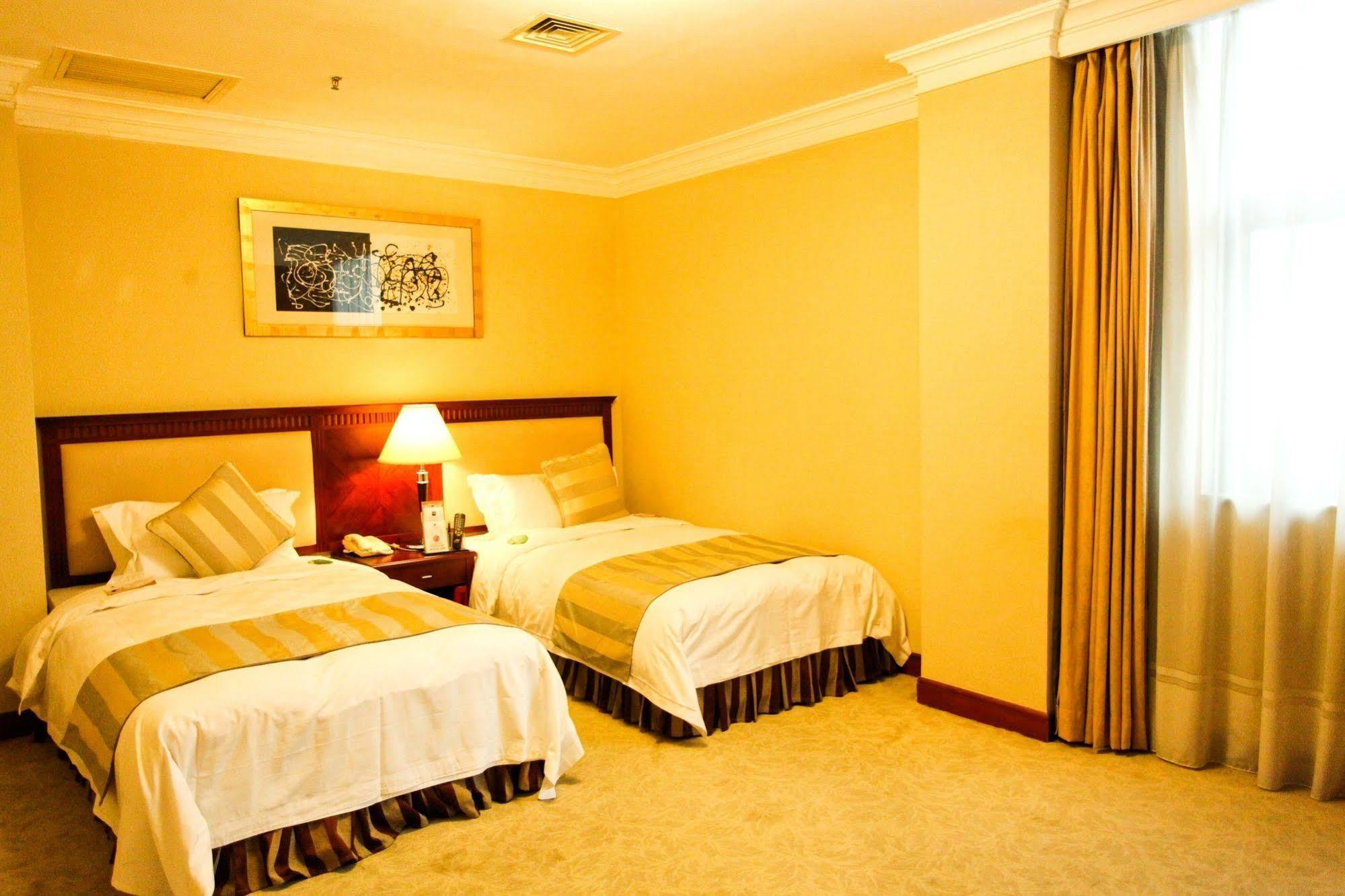 Shenzhen Dongmen Metropark Suites Hotel Bagian luar foto