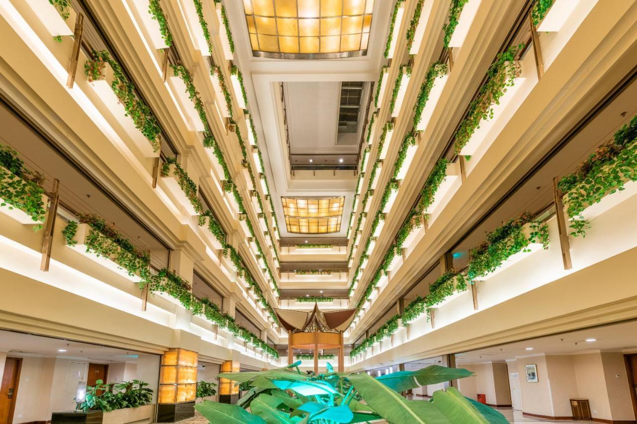 Shenzhen Dongmen Metropark Suites Hotel Bagian luar foto